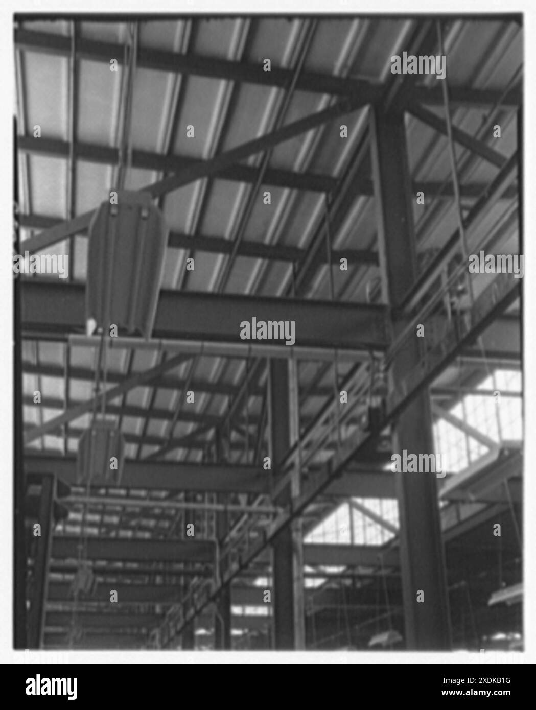 Mengel Company, Fulton, New York. Vista sulla barra degli autobus. Collezione Gottscho-Schleisner Foto Stock