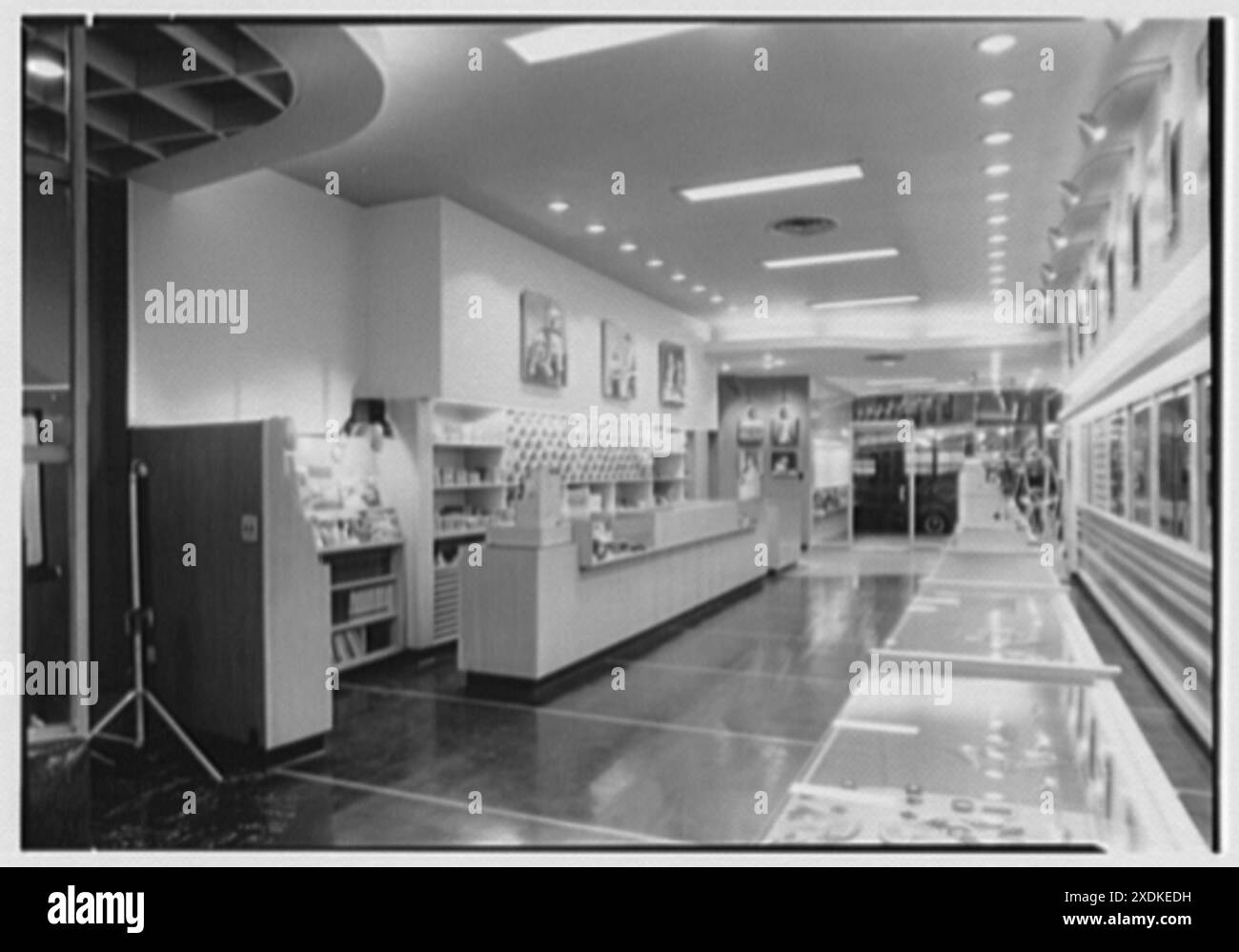 Kodaks Photo Art Co., azienda al 33 di W. State St., Trenton, New Jersey. Vista frontale dalla parte posteriore II. Gottscho-Schleisner Collection Foto Stock