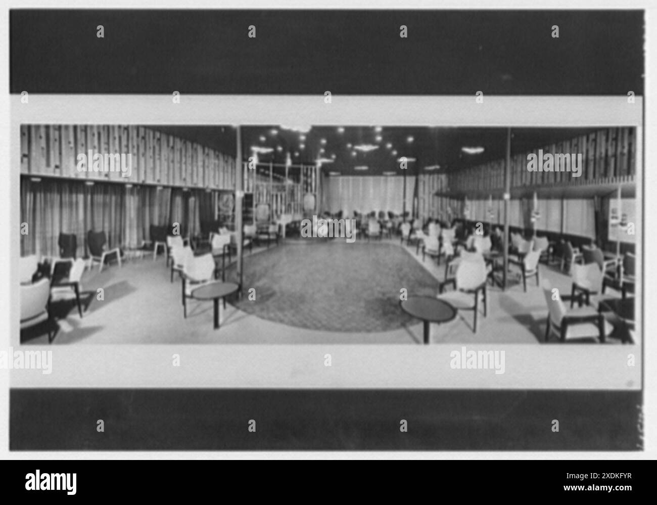 M.S. Victoria. Copia stampata composita di Riviera Room. Collezione Gottscho-Schleisner Foto Stock