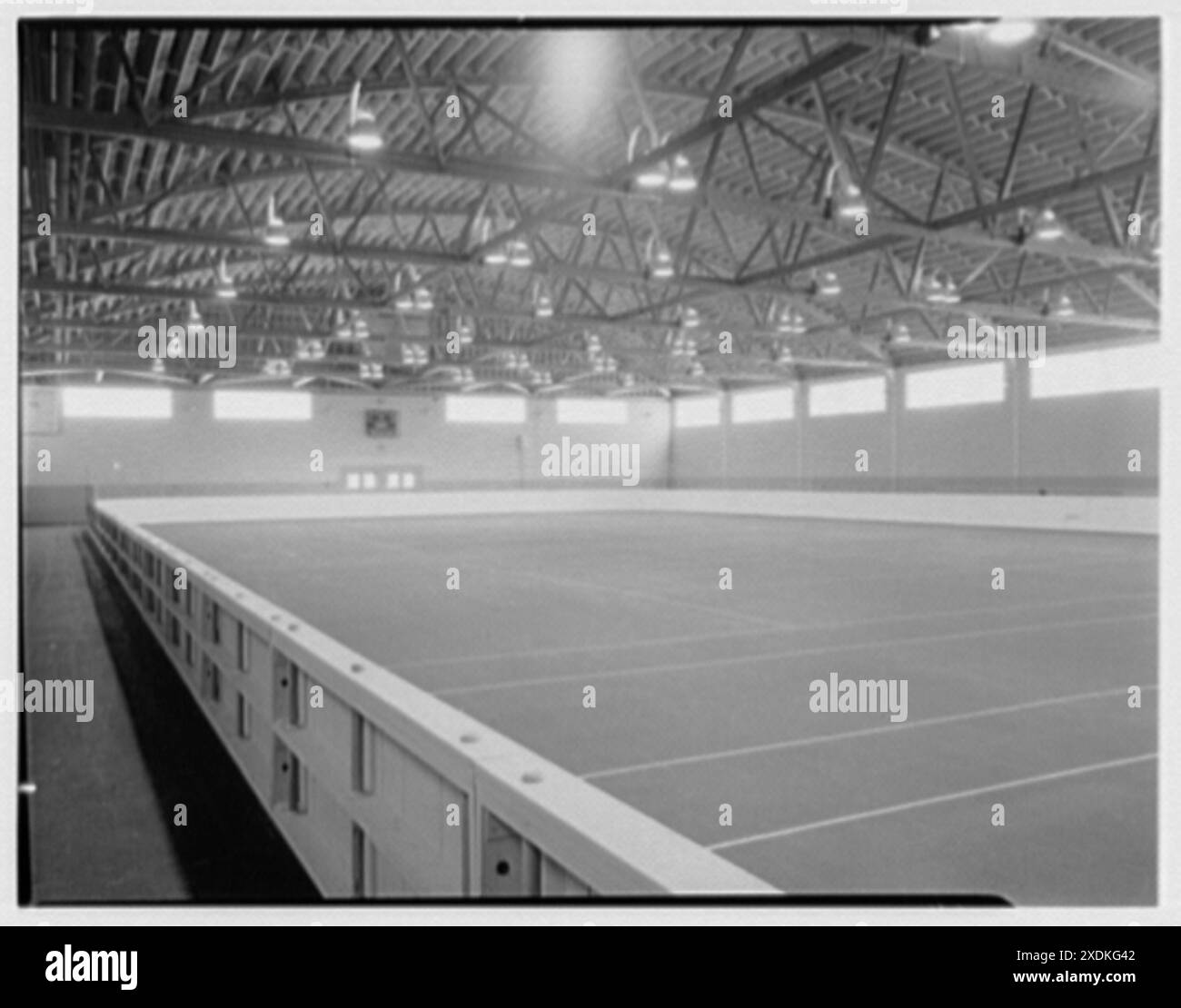 Deerfield Academy, Old Deerfield, Massachusetts. Interno della pista di pattinaggio. Collezione Gottscho-Schleisner Foto Stock