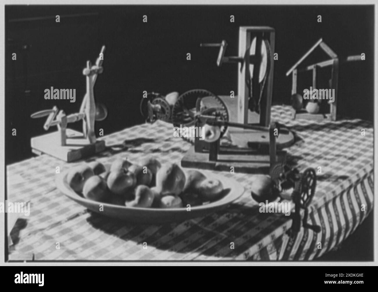 Spettacolo di hobby dell'Union League Club, Park Ave. E 37th St., New York City. Apple parers. Collezione Gottscho-Schleisner Foto Stock