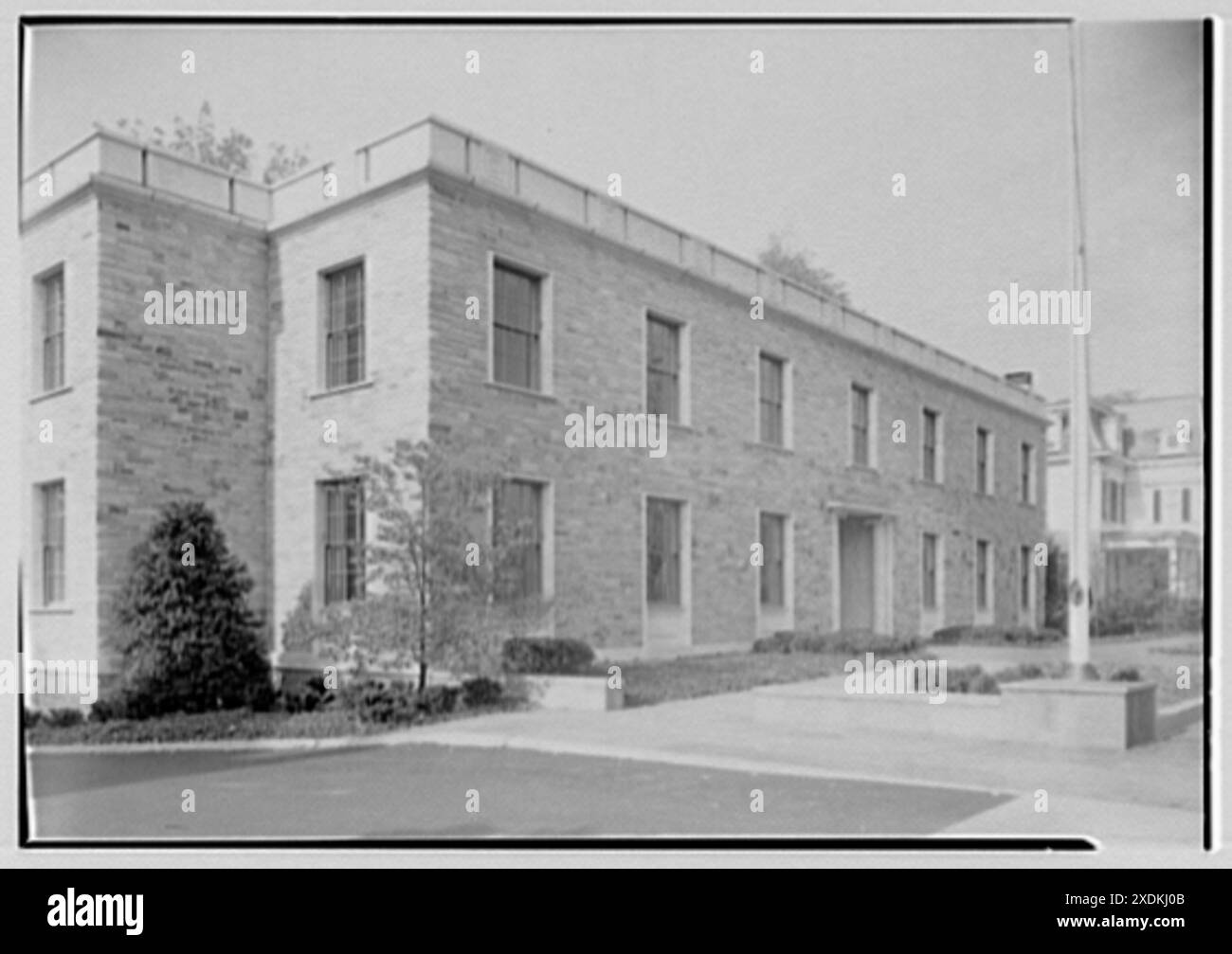 New Jersey Manufacturers' Association, 363 W. State St., Trenton, New Jersey. Facciata d'ingresso III. Collezione Gottscho-Schleisner Foto Stock