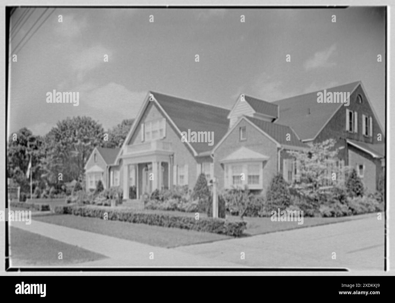 Frederick C. Stutzmann, residenza al 224-39 di Jamaica Ave., Queens Village, New York. Esterno. Collezione Gottscho-Schleisner Foto Stock