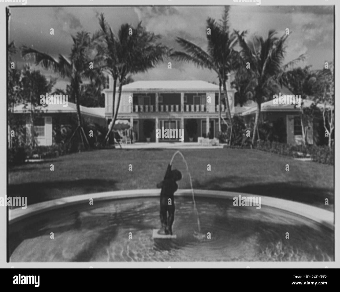 Ruffin, residenza a Nassau, Bahamas. Sulla piscina II. Collezione Gottscho-Schleisner Foto Stock