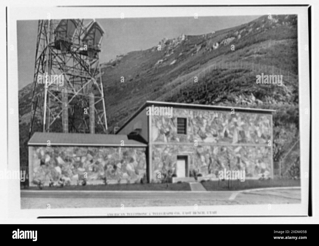 American Telephone & Telegraph Co., East Bench, Utah. Stazione relè radio. Collezione Gottscho-Schleisner Foto Stock