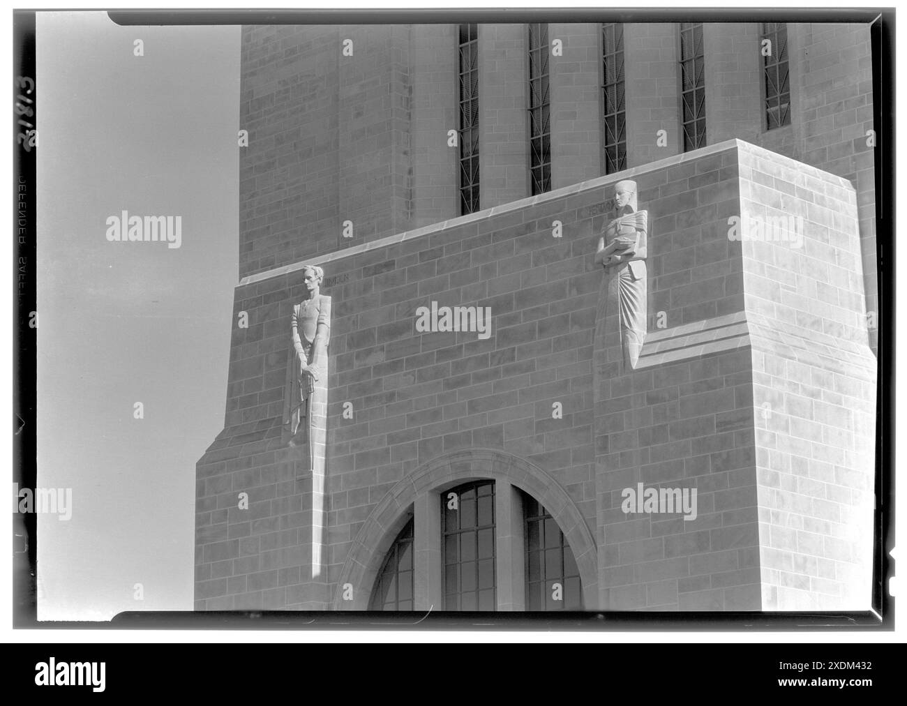 Campidoglio del Nebraska, Lincoln, Nebraska. Incisioni sul transetto della torre nord. Collezione Gottscho-Schleisner Foto Stock