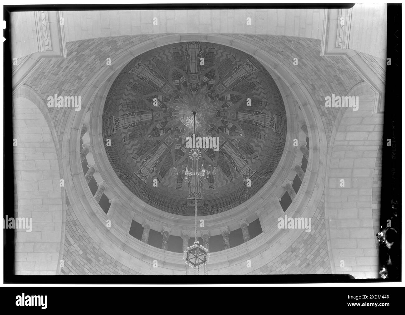 Campidoglio del Nebraska, Lincoln, Nebraska. Colpo di Rotunda sul soffitto. Collezione Gottscho-Schleisner Foto Stock