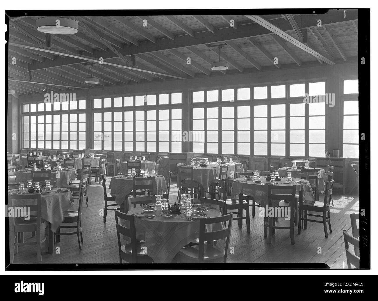 Il Dunes Club, Narragansett, Rhode Island. Veranda da pranzo. Collezione Gottscho-Schleisner Foto Stock