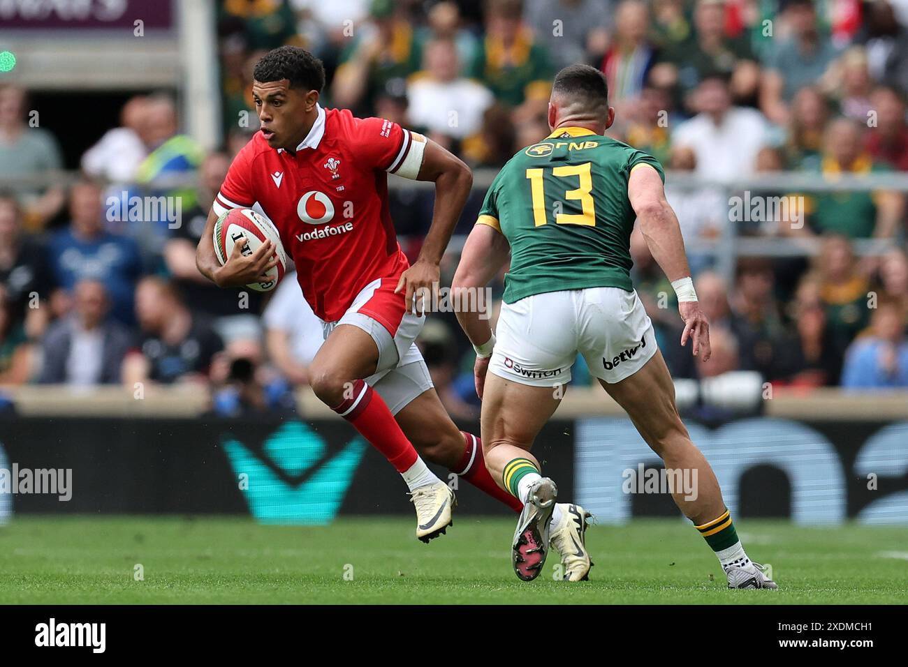 Twickenham, Regno Unito. 22 giugno 2024. Rio Dyer del Galles in azione. Sudafrica contro Galles, International Rugby, Qatar Airways Cup match al Twickenham Stadium di Twickenham, Middlesex sabato 22 giugno 2024. Solo per uso editoriale. foto di Andrew Orchard/Andrew Orchard Sports Photography/ Alamy Live News Credit: Andrew Orchard Sports Photography/Alamy Live News Foto Stock