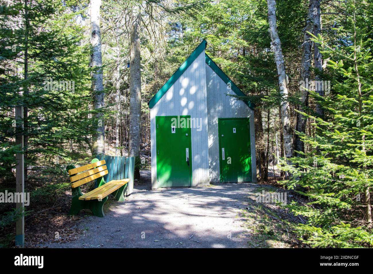 Outhouse presso l'Hopewell Rocks Provincial Park a Hopewell Cape, New Brunswick, Canada Foto Stock