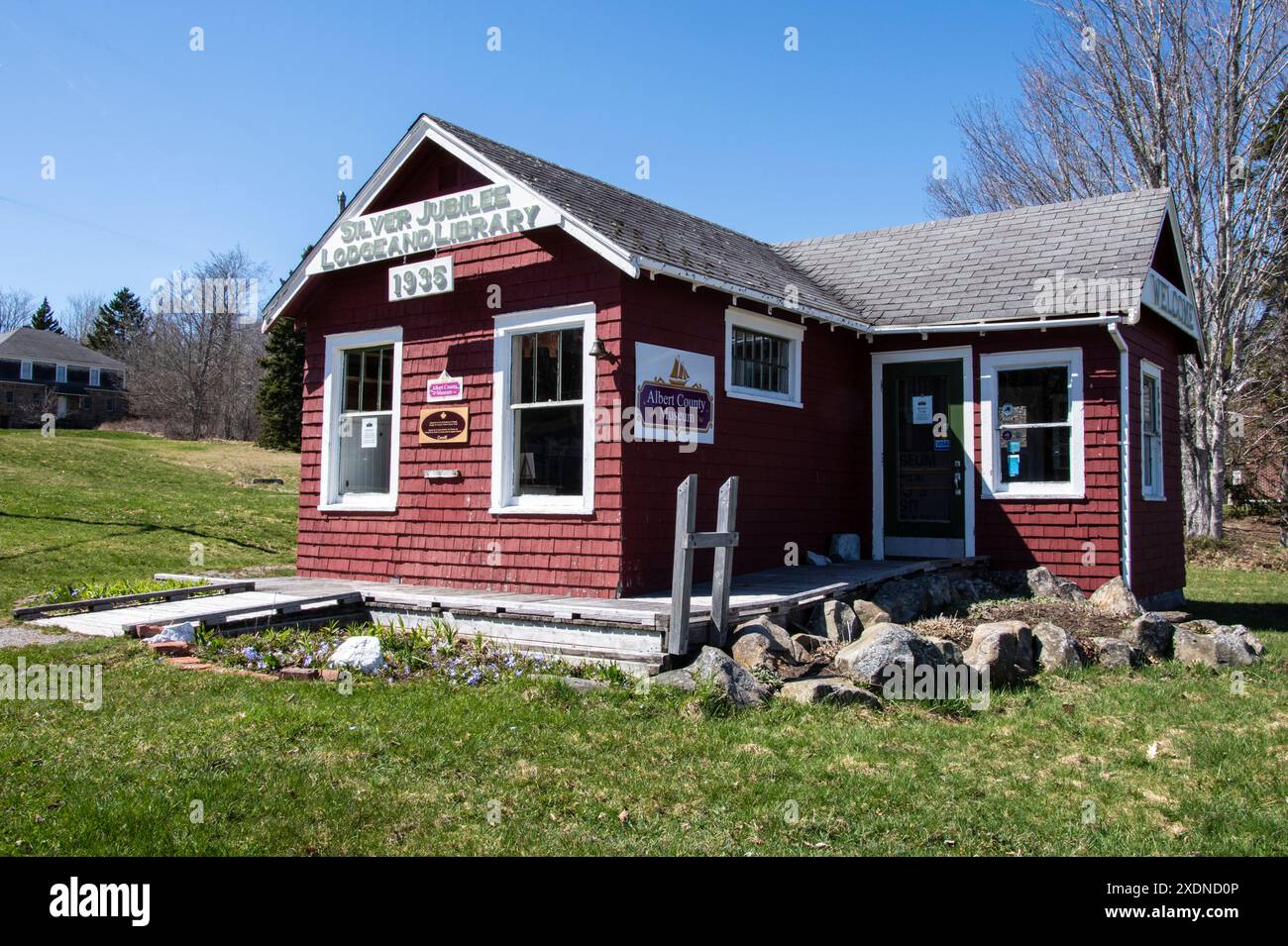 Silver Jubilee e Lodge Building presso l'Albert County Museum di Hopewell Cape, New Brunswick, Canada Foto Stock