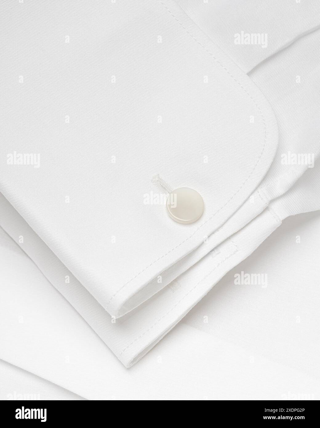 Classico polsino bianco per camicia con polsini perlati Foto Stock