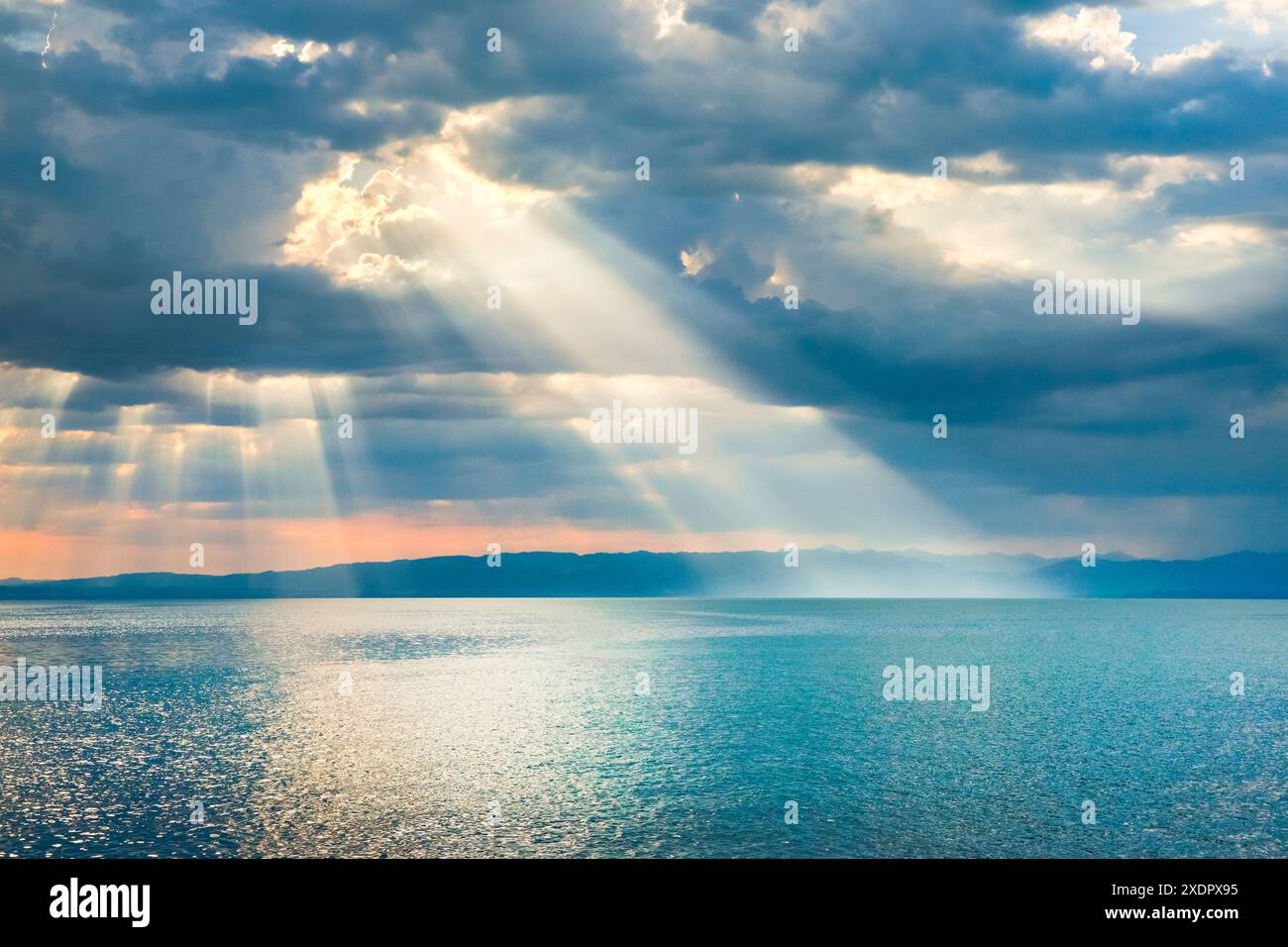 Geografia / viaggi, Svizzera, effetto Tyndall sul Lago di Costanza, USO NON ESCLUSIVO PER BIGLIETTI-AUGURI-CARTOLINE-CARTOLINE-BIGLIETTI-CARTOLINE Foto Stock