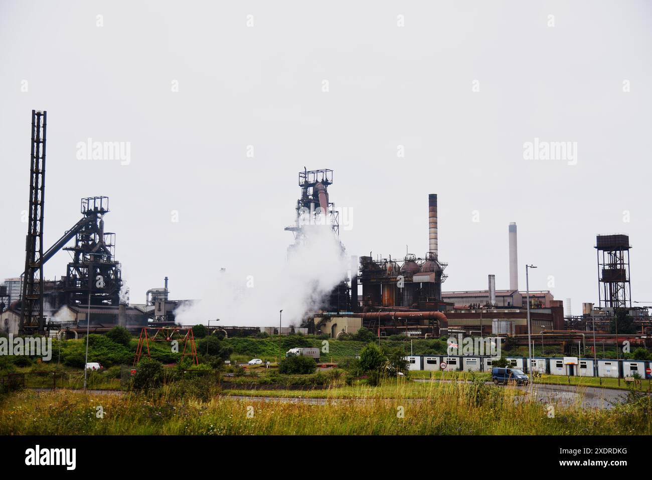 Le immagini mostrano Tata Steelworks, Port Talbot, Galles del Sud, prima di uno sciopero pianificato da parte dei lavoratori l'8 luglio, migliaia di lavoratori sono in esubero. Foto Stock