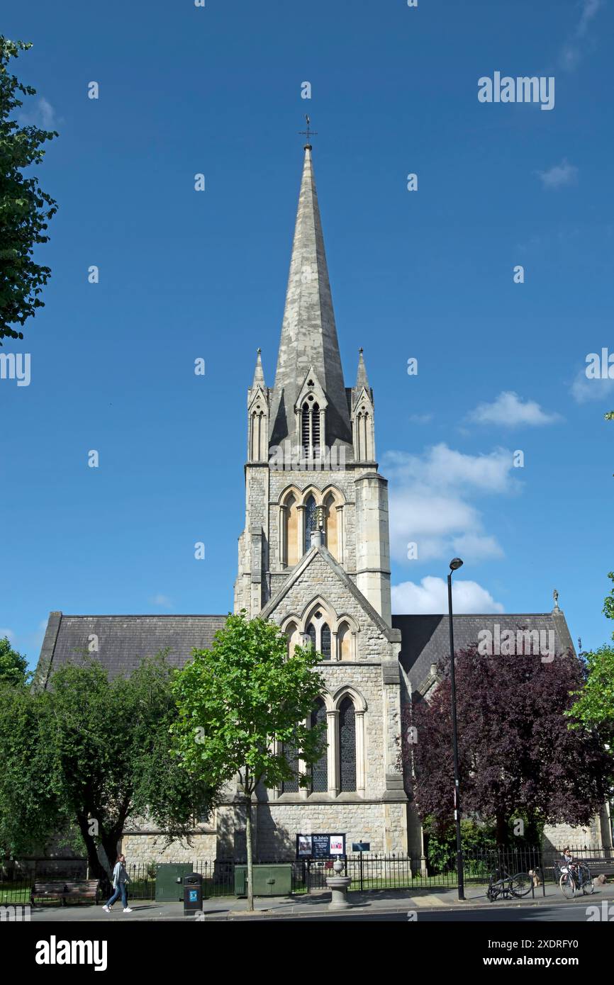 esterno della chiesa di st johns del 1845, formalmente chiesa di st john the evangelist, notting hill, londra, inghilterra Foto Stock