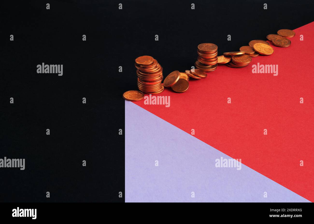 concetto di business, volatilità economica, aumento dell'inflazione e dei tassi di interesse, gestione patrimoniale rischiosa, spazio di copia gratuito Foto Stock