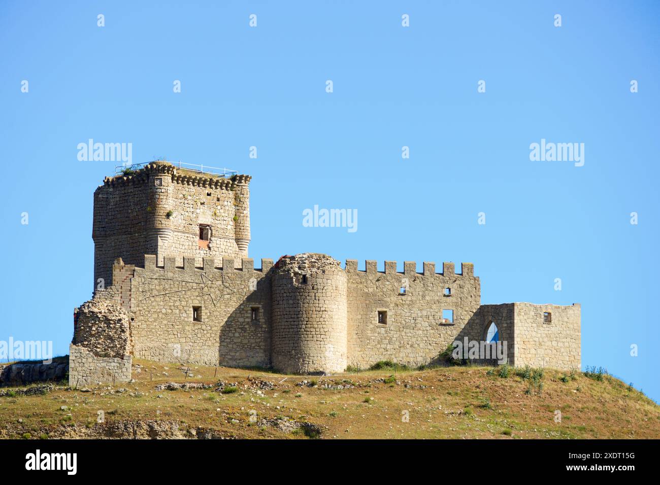 Vista esterna del castello di Zuniga a Galve de Sorbe, provincia di Guadalajara, Castilla la Mancha in Spagna Foto Stock