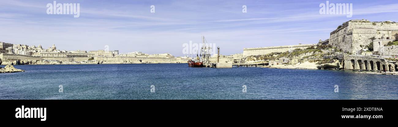 Baia di Rinella al Grand Harbour Foto Stock
