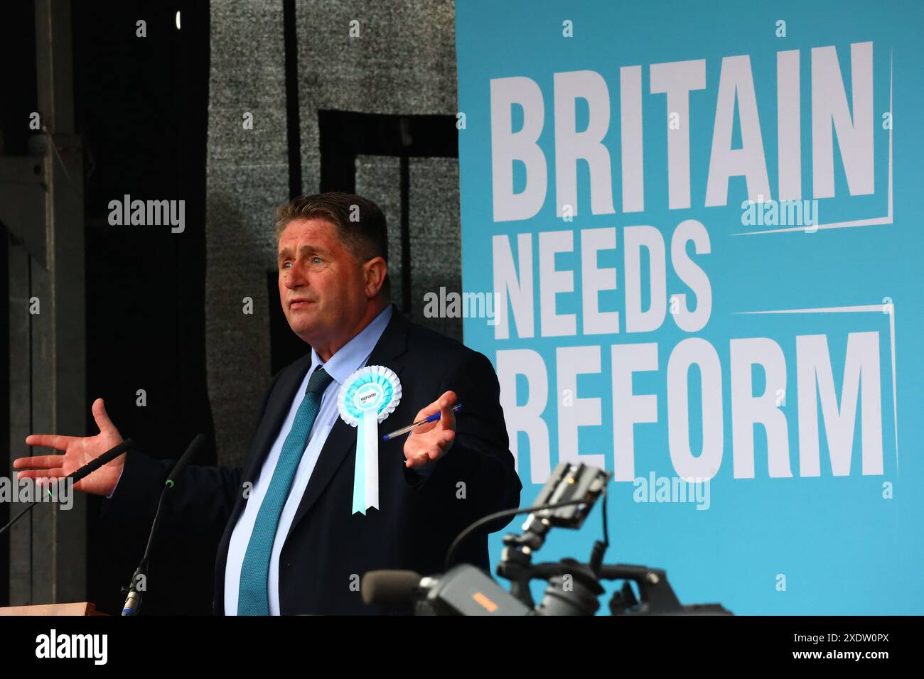 Trago Mills, Newton Abbot, Devon, Regno Unito. 24 giugno 2024. Elezioni generali 2024: Evento della campagna Reform UK a Trago Mills, Newton Abbot, Devon. Crediti: Nidpor/Alamy Live News Foto Stock