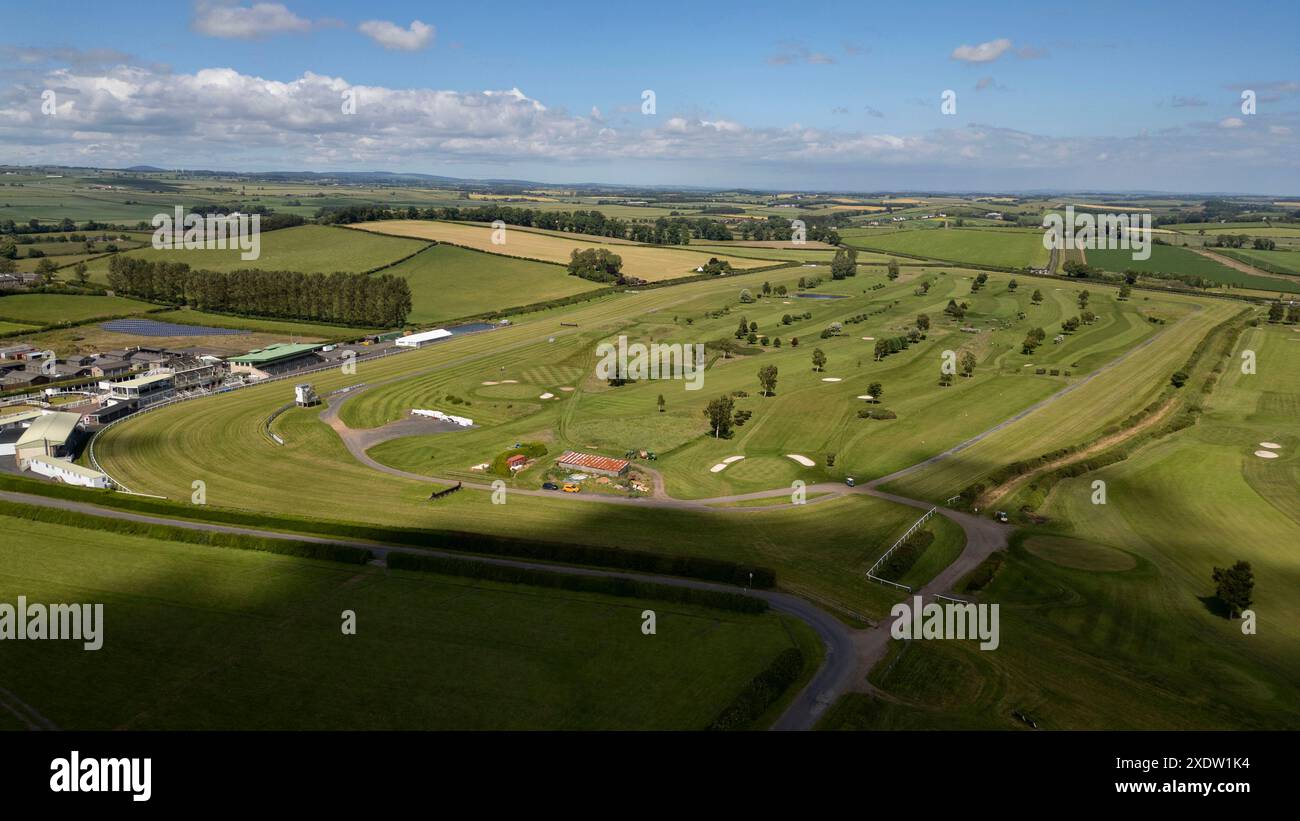 Vista aerea del campo di Kelso e del campo da golf Kelso, Kelso, Scottish Borders, Regno Unito Foto Stock