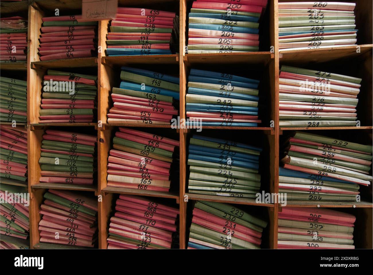 Vecchio sistema di archiviazione in soffitta Foto Stock