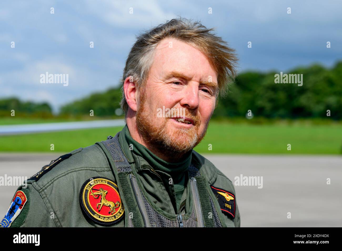 Carlisle, Regno Unito, 19-06-2024 King Willem Alexander durante l'esercitazione in elicottero TAC Blaze UK presso l'aeroporto di Carlisle nel Regno Unito. Questo esercizio del Defense Helicopter Command si concentra sull'addestramento al volo tattico basso in caso di minaccia radar ed evitando i sistemi radar nemici. Foto Stock