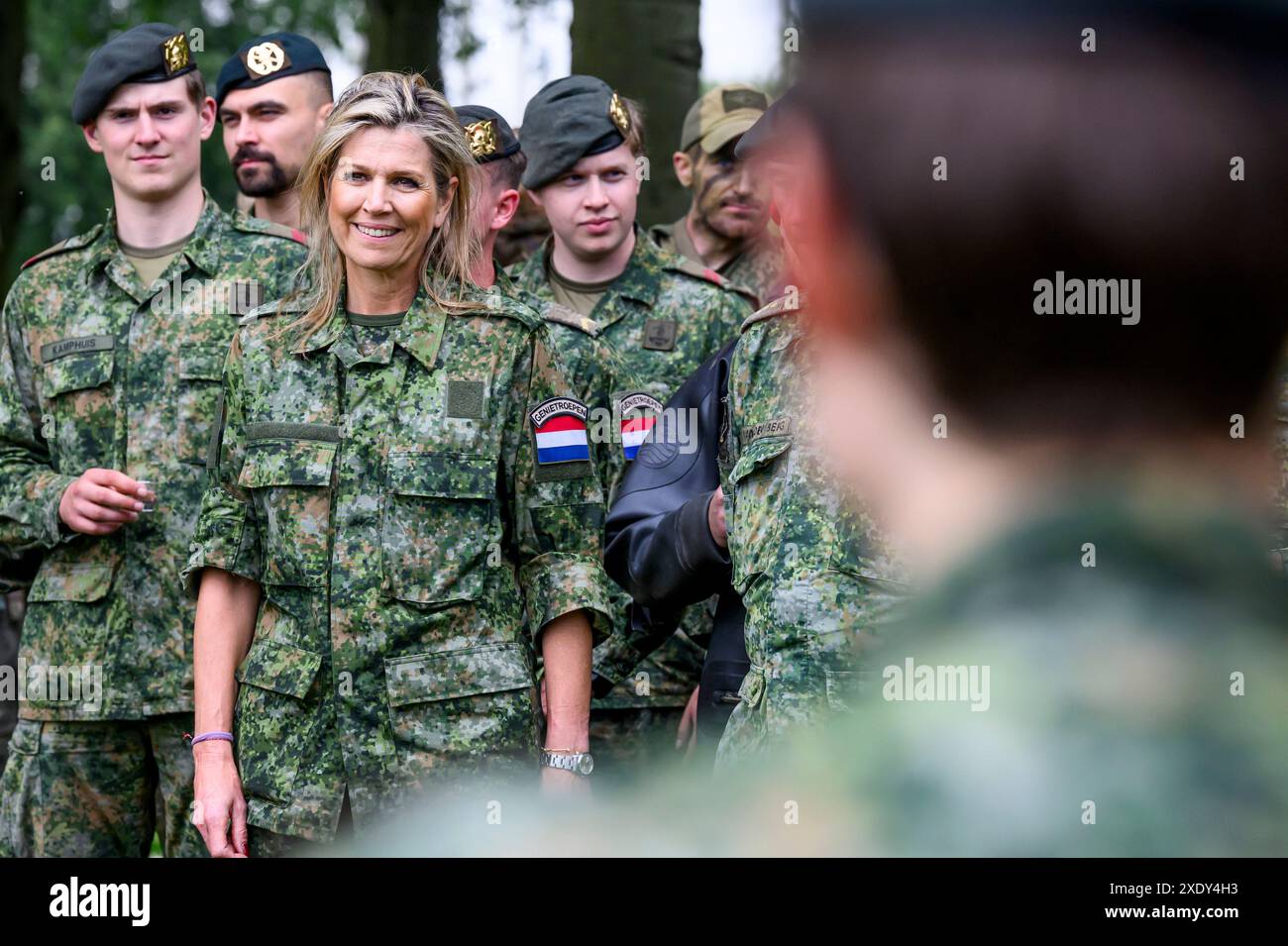 'S-Hertogenbosch, Paesi Bassi, 20-06-2024 Regina Maxima durante una visita al Reggimento di ingegneri a 'S-Hertogenbosch. L'ingegnere è un'unità di supporto. Crediti: NLBeeld/Patrick van Emst Foto Stock