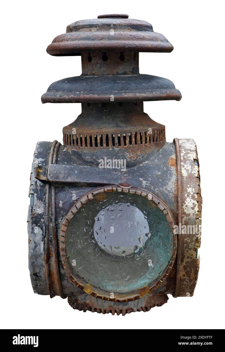 Vecchio faro acetilenico per auto d'epoca arrugginito isolato Foto Stock