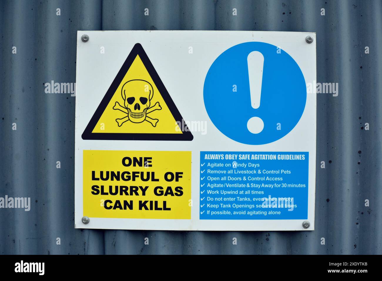 I gas tossici vengono rilasciati durante la decomposizione del liquame nei serbatoi. Questi gas includono solfuro di idrogeno, ammoniaca, metano, anidride carbonica. Foto Stock