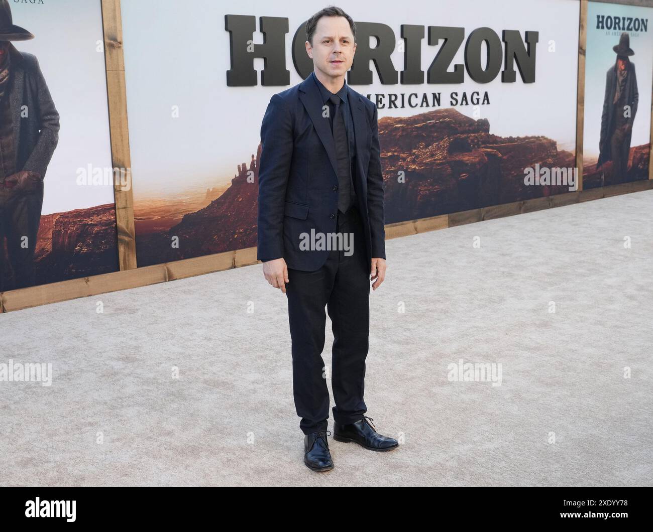 Giovanni Ribisi arriva all'HORIZON: AN AMERICAN SAGA CHAPTER 1 Los Angeles Premiere tenutasi al Regency Village Theatre di Westwood, CALIFORNIA, lunedì 24 giugno 2024. (Foto di Sthanlee B. Mirador/Sipa USA) Foto Stock