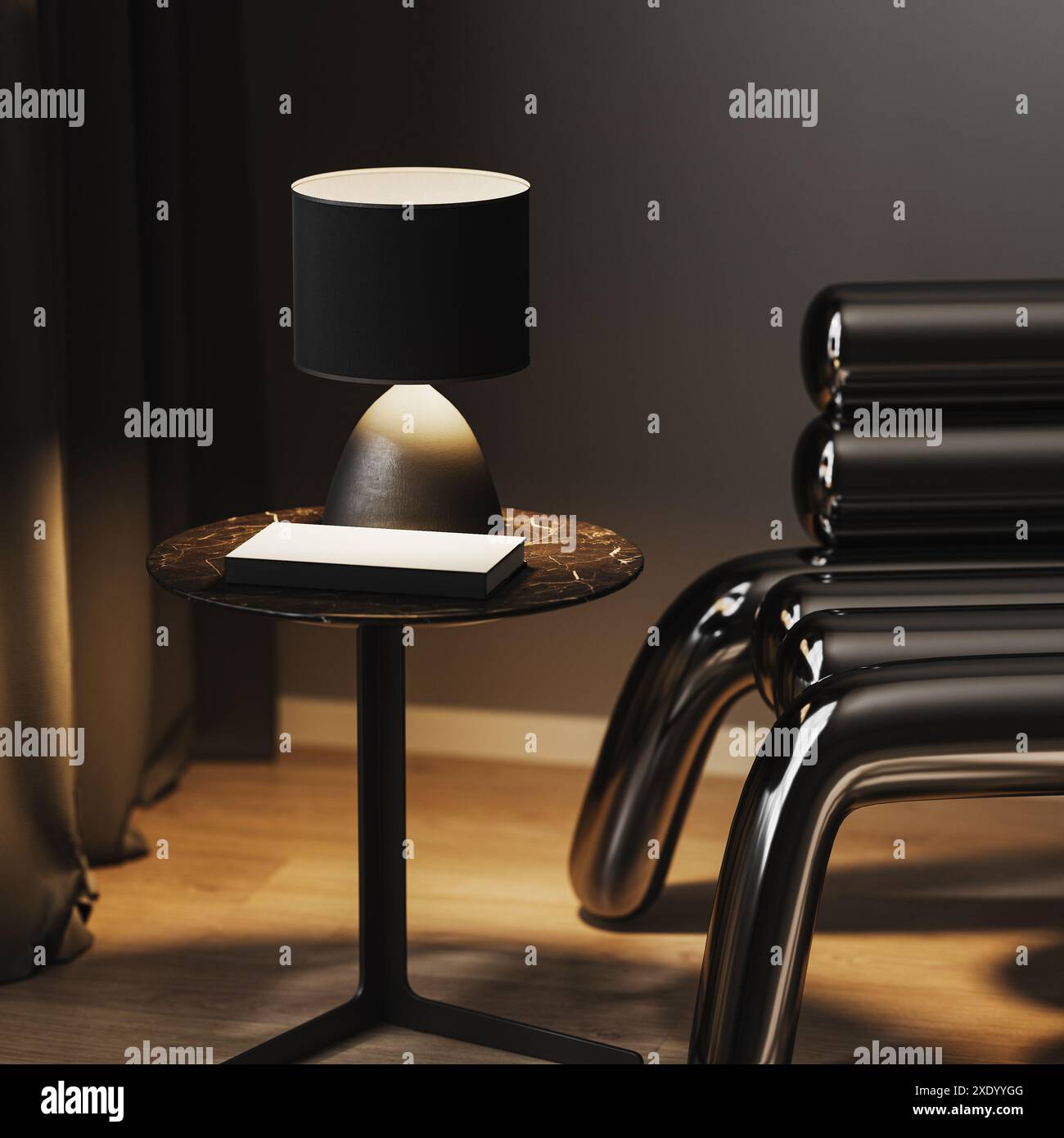 Lampada da tavolo con libro sul tavolino da caffè vicino all'elegante poltrona in metallo di notte, lussuosa scena interna in grigio scuro in primo piano, hotel elegante Foto Stock