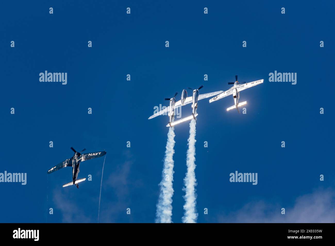 Squadra Flying Bulls al Sywell Airshow 2024 nel Northamptonshire, Regno Unito. Lockheed P-38 Lightning, North American P-51 Mustang, Vought F4U Corsair Planes Foto Stock