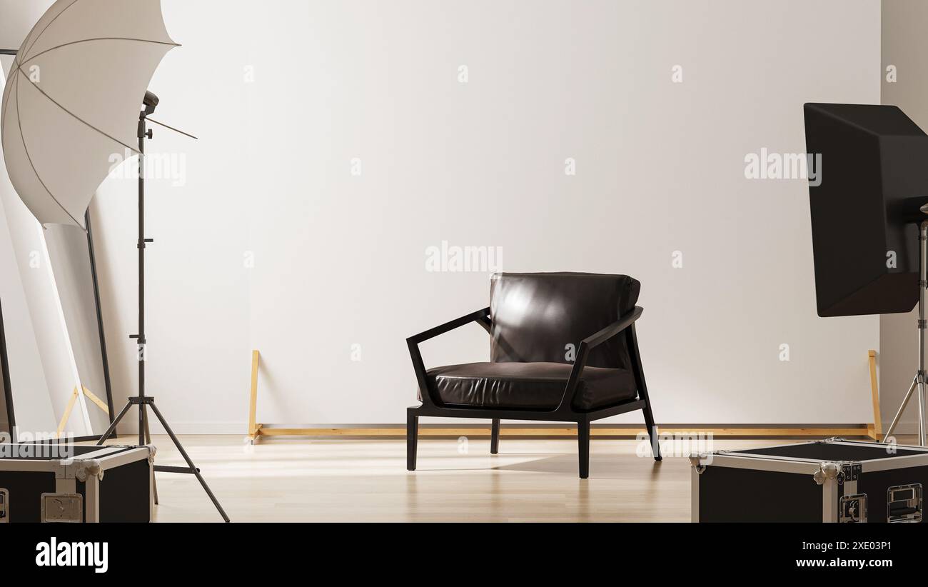 Interno di un moderno studio fotografico con attrezzature professionali per l'illuminazione Foto Stock