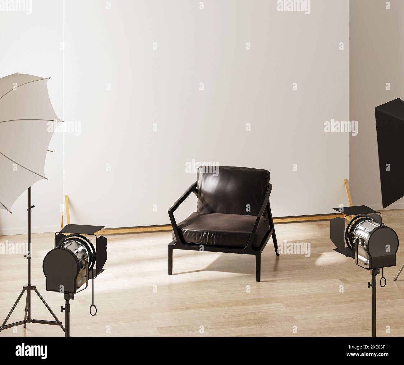 Interno di un moderno studio fotografico con attrezzature professionali per l'illuminazione Foto Stock
