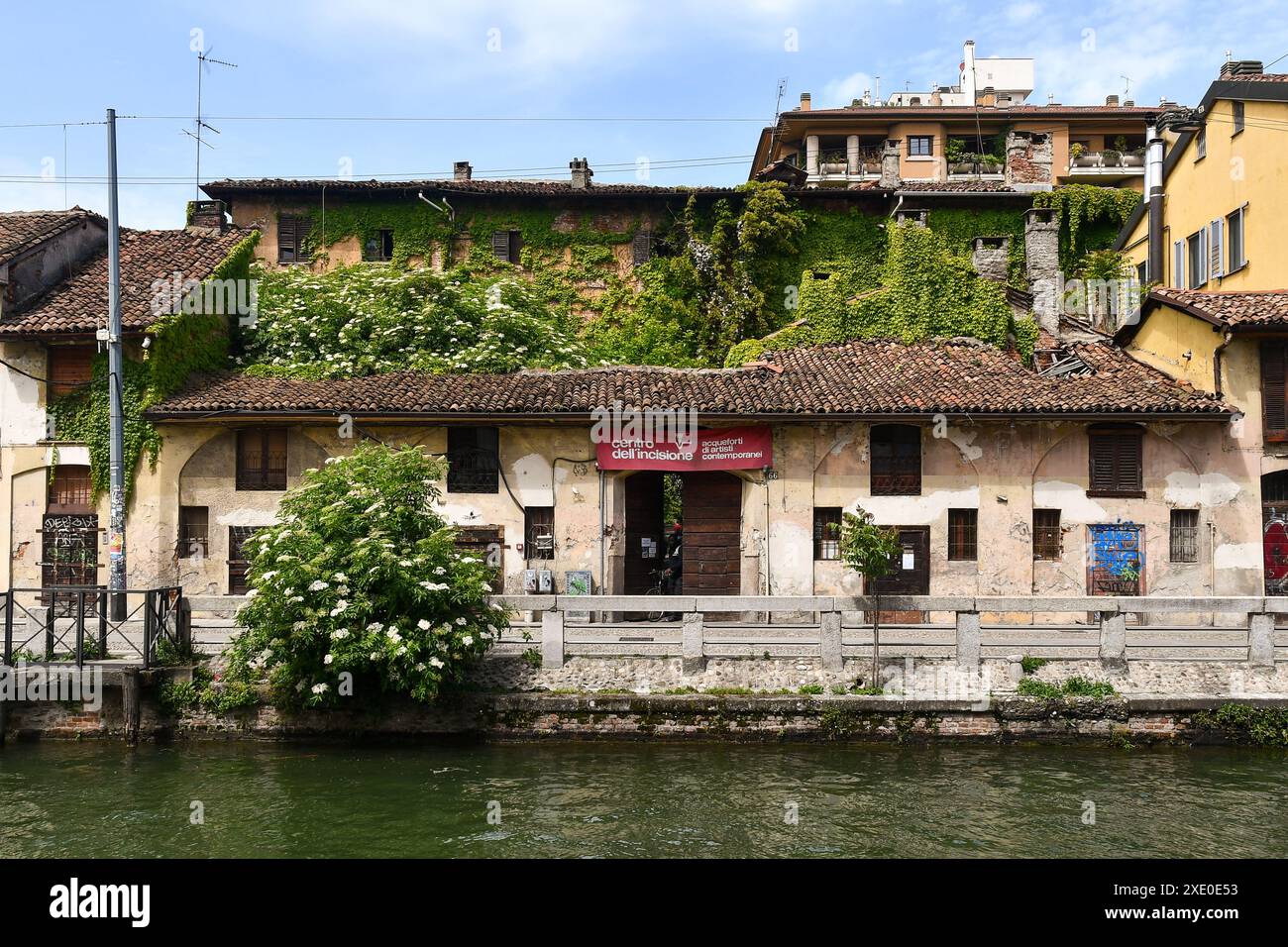Esterno di Palazzo galloni, edificio storico affacciato sul Naviglio grande, sede del Centro per la Stampa, Milano, Lombardia, Italia Foto Stock