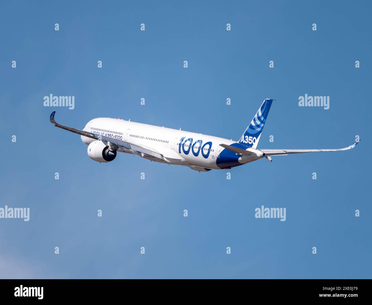 Mosca Russia Zhukovsky Airfield 25 luglio 2021: Aereo passeggeri Airbus A350 nel volo dimostrativo internazionale a Foto Stock