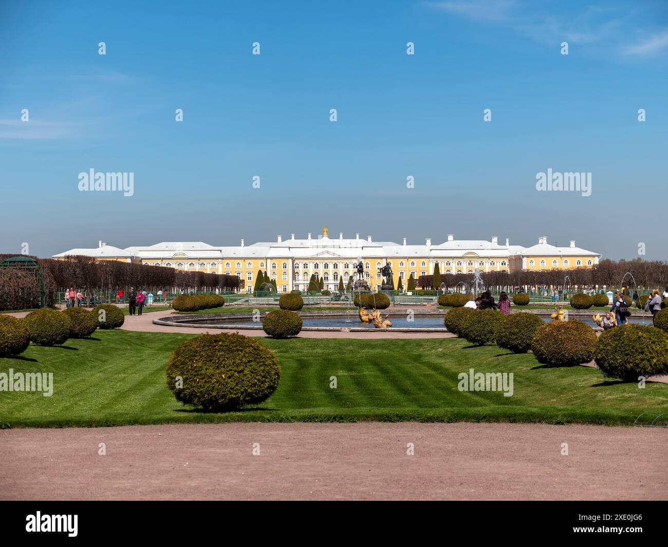 ST. PETERSBURG, RUSSIA, 12 maggio 2018: Time lapse Petergof o Peterhof, conosciuto come Petrodvorets dal 1944 al 1997 e Nettuno Fount Foto Stock