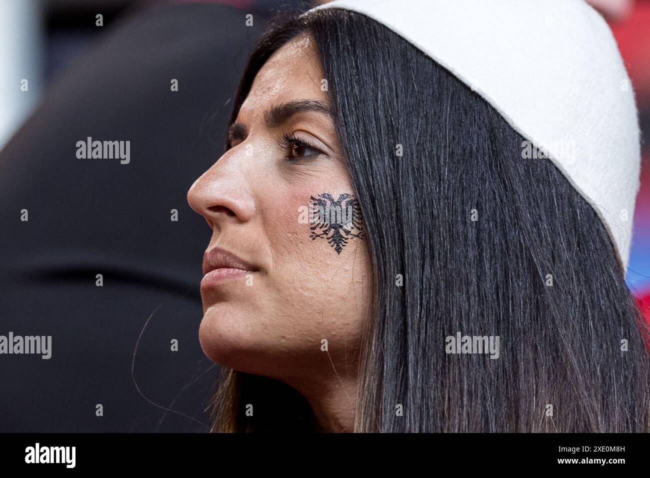 Dusseldorf Arena, Dusseldorf, Germania. 24 giugno 2024. Euro 2024 gruppo B calcio, Albania contro Spagna; Albania fan Credit: Action Plus Sports/Alamy Live News Foto Stock