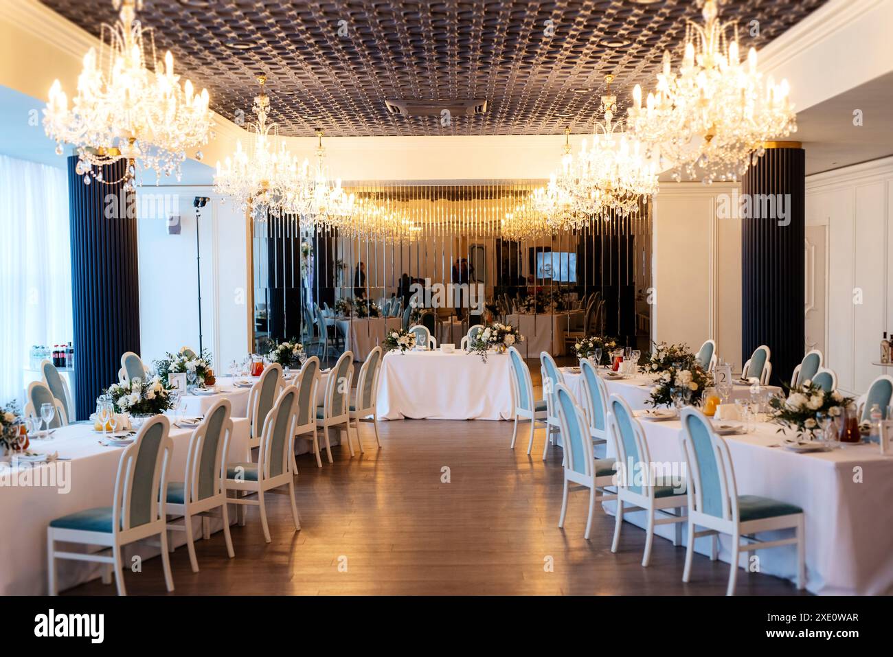il presidio degli sposi novelli nella sala banchetti del ristorante Foto Stock