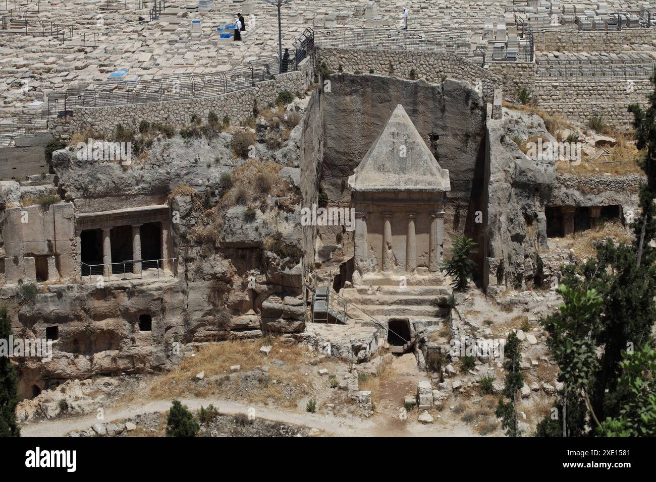 Tomba di Zaccaria e grotta sepolcrale della famiglia Bnei Heizir nel cimitero ebraico del Monte degli Ulivi, si pensa che risalga al i secolo a.C., in stile romano Foto Stock