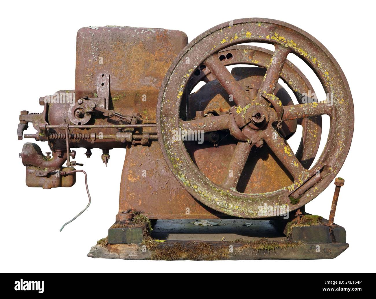 Motore diesel per piccoli trattori d'epoca Rusty isolato Foto Stock