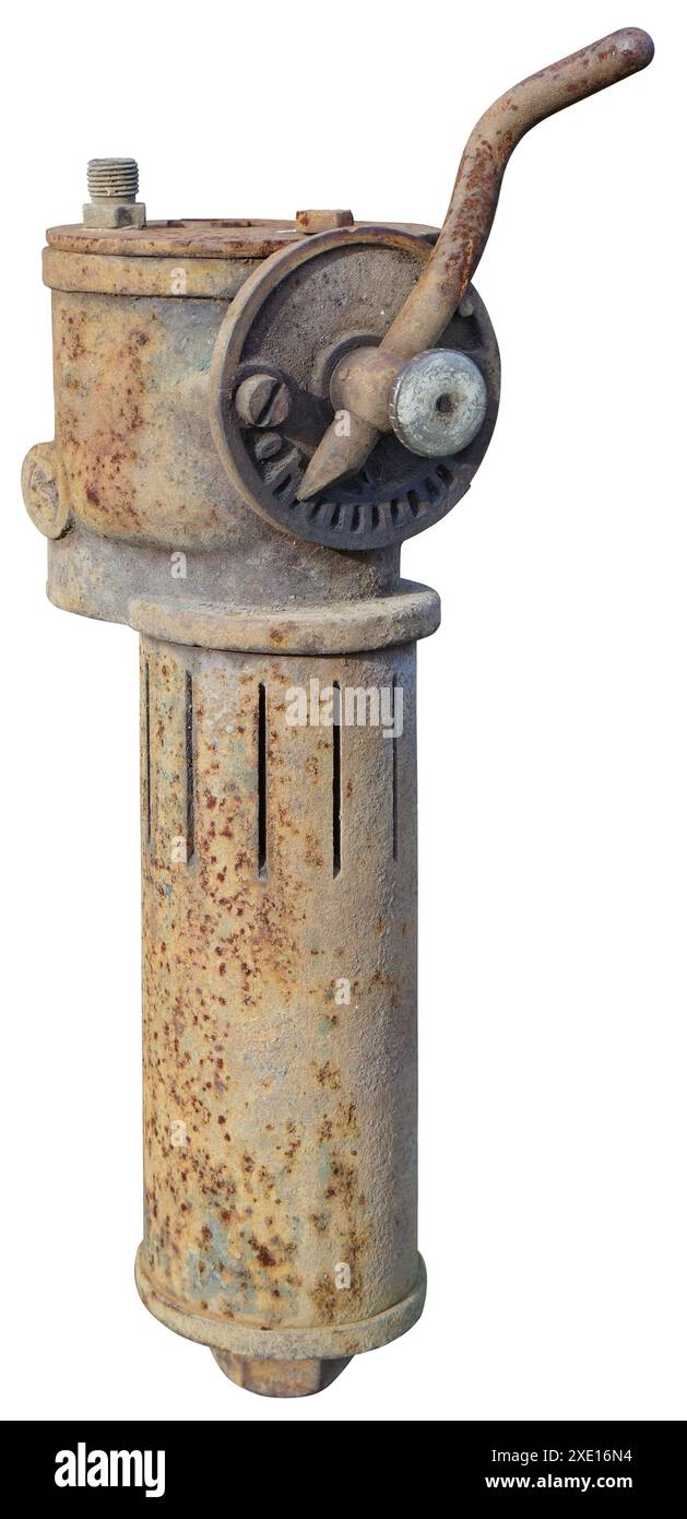 Alimentatore carburante meccanico in un motore diesel d'epoca isolato Foto Stock