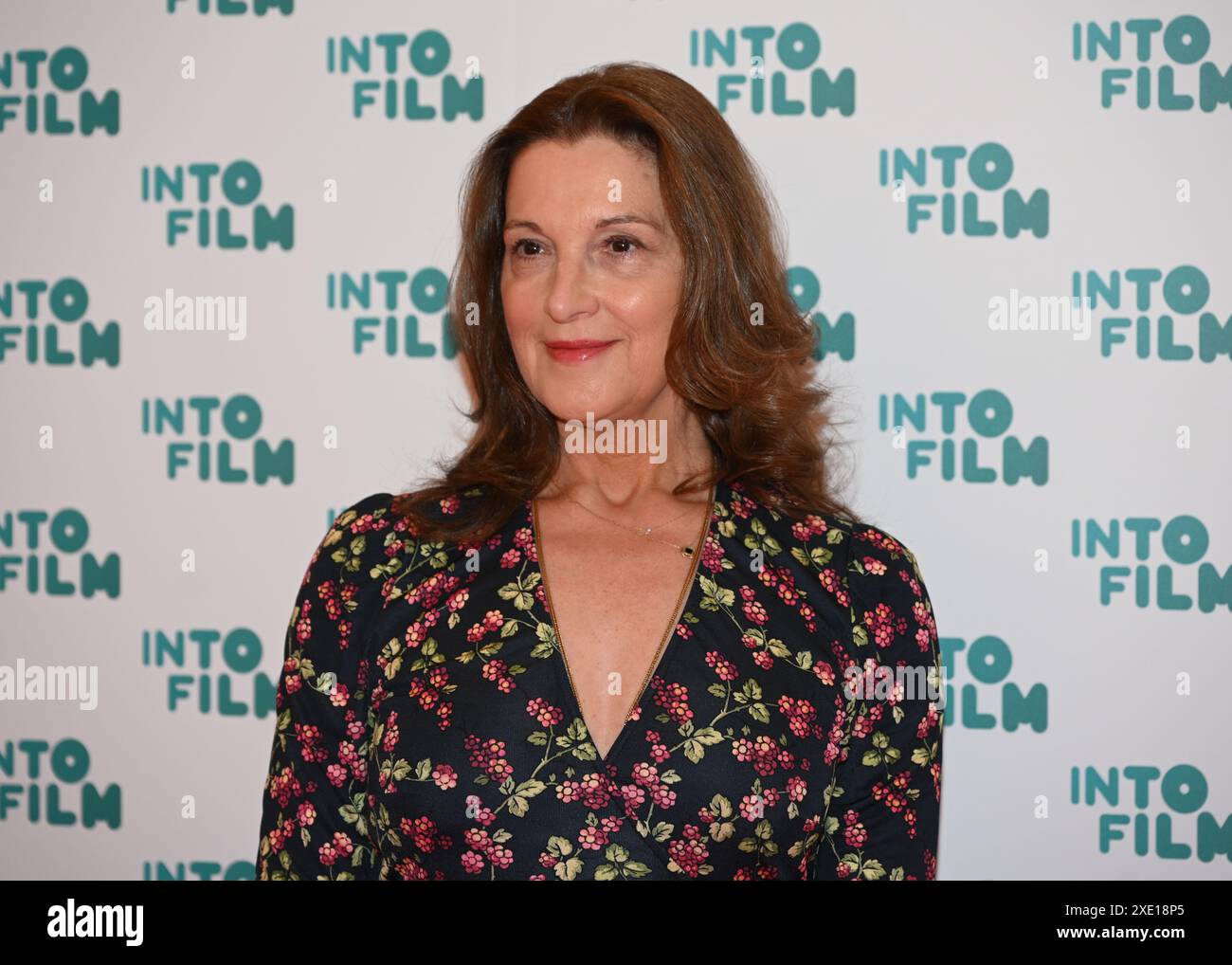 LONDRA, REGNO UNITO. 25 giugno 2024. Barbara Broccoli partecipa agli Into Film Awards che torneranno nel 2024, consentendo ai 5-19 anni di essere creativi e trovare la propria voce attraverso il riconoscimento pratico dei giovani talenti cinematografici provenienti da tutto il Regno Unito. Credito: Vedi li/Picture Capital/Alamy Live NewsCredit: Vedi li/Picture Capital/Alamy Live News Foto Stock