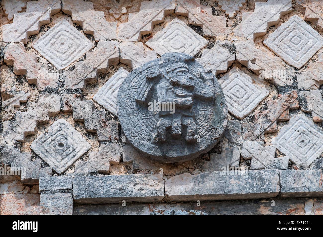 Bassorilievi Maya Bas a Uxmal Foto Stock