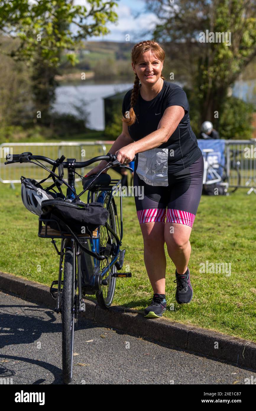 Unica sfida di divertimento multi-sport femminile, che ha avuto luogo al Gartan Outdoor Education & Training Centre , Churchill, Letterkenny, Co.. Donegal, Irlanda. Foto Stock