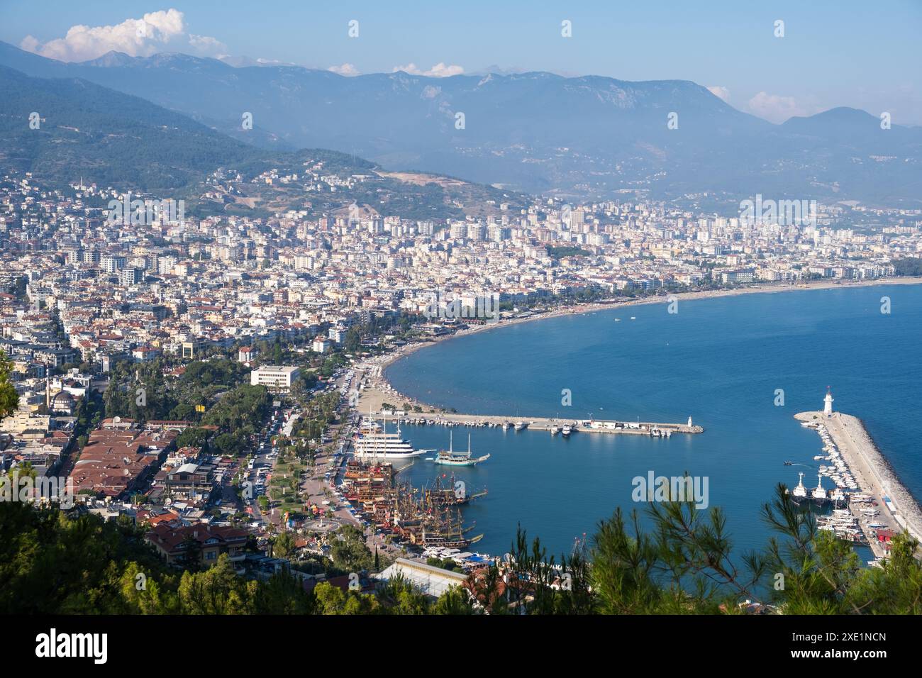 Goditi la splendida vista di Alanya dalla piattaforma di osservazione Foto Stock