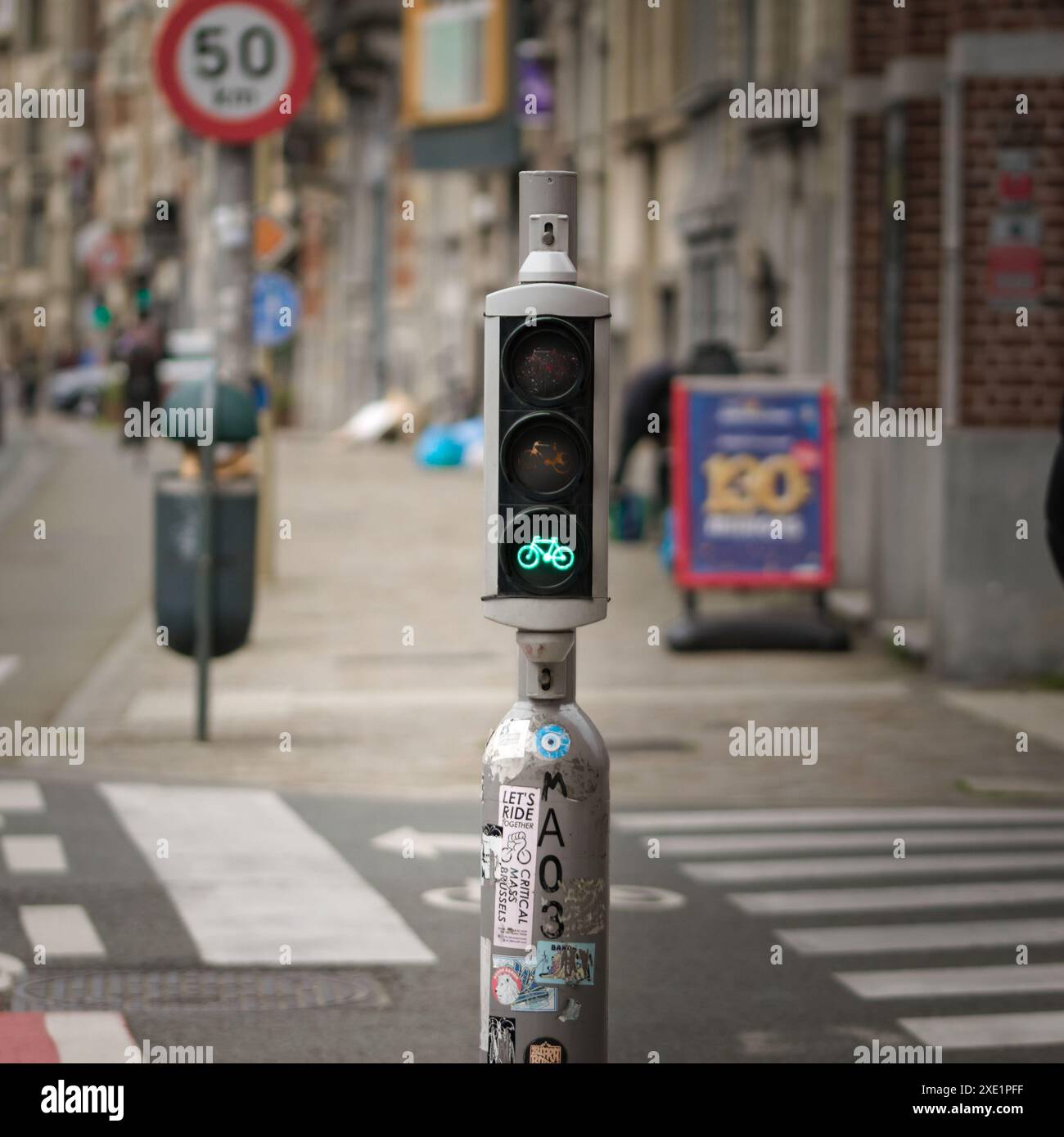 2024-06-07, Bruxelles, Belgio. Semafori per ciclisti. Foto Stock