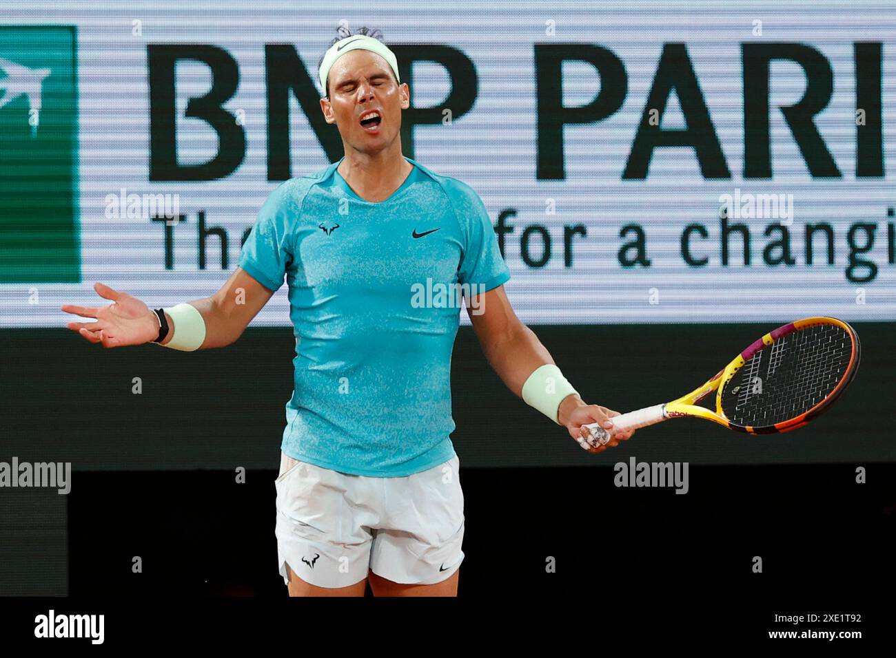 Il tennista spagnolo Rafael Nadal reagisce all'Open di Francia, Roland Garros, Parigi, Francia. Foto Stock