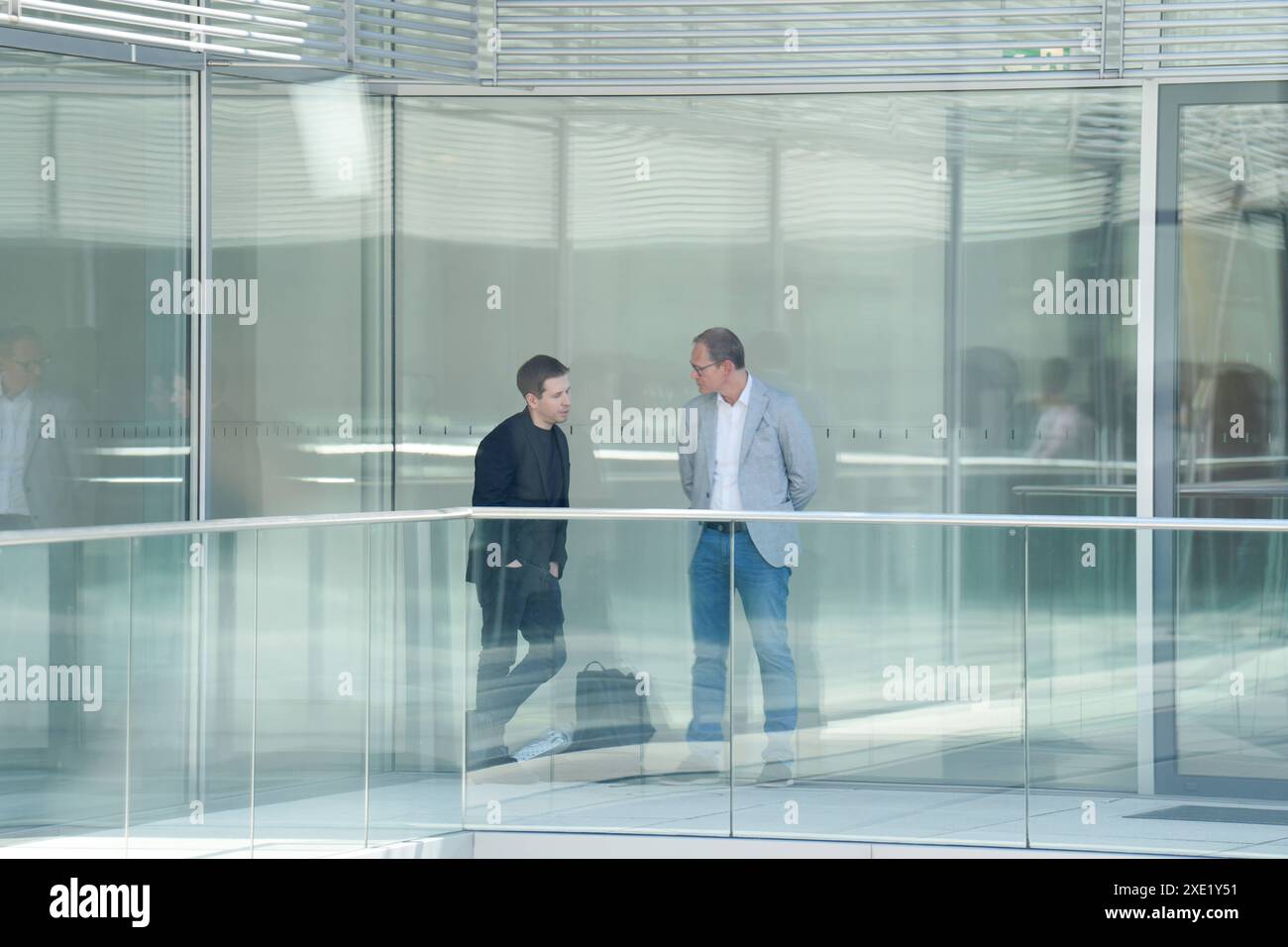 Fraktionssitzung SPD-Bundestagsfraktion Fraktionssitzung SPD-Bundestagsfraktion, Michael Müller, SPD, MDB, Kevin Kühnert, MDB, SPD, Generalsekretär der SPD Berlino GER *** riunione del gruppo parlamentare SPD riunione del gruppo parlamentare SPD gruppo parlamentare SPD, Michael Müller, SPD, MDB, Kevin Kühnert, MDB, SPD, Segretario generale del SPD Berlino GER Foto Stock