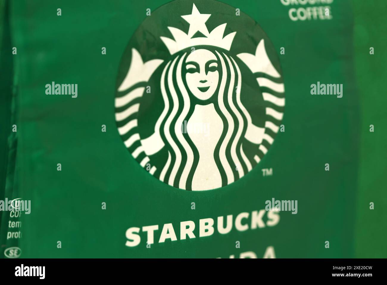 KIEV, UCRAINA - 20 APRILE 2024 Starbucks Frappuccino Coffee drink. Starbucks con sede a Seattle è la più grande azienda di caffè al mondo, con oltre 20.000 negozi in 62 paesi Foto Stock